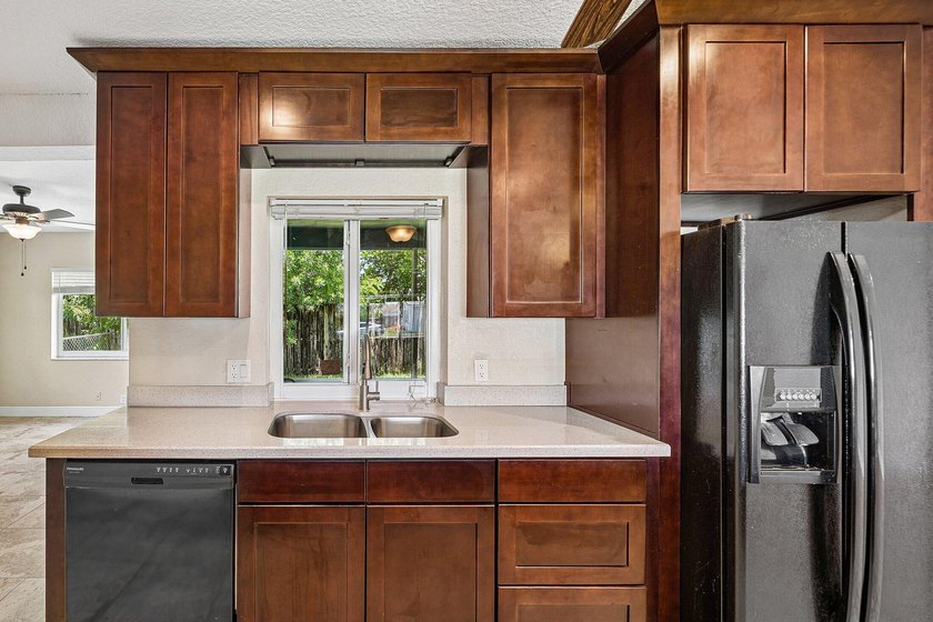 Welcome to this beautifully maintained 2-bedroom, 2-bath home - photo 14