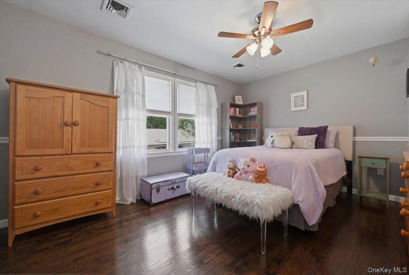 Welcome to this beautifully maintained two story home offering - photo 17