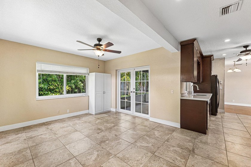 Welcome to this beautifully maintained 2-bedroom, 2-bath home - photo 17