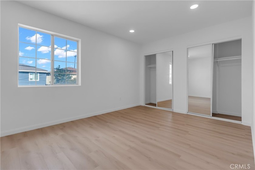 This well-maintained duplex offers two units under one roof - photo 20
