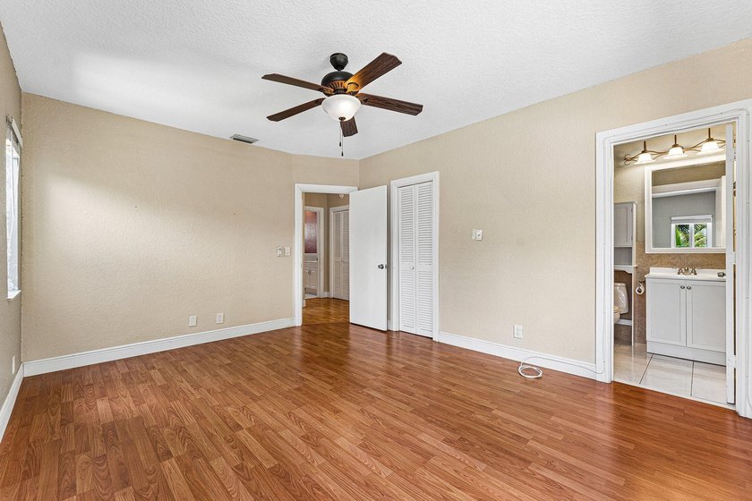 Welcome to this beautifully maintained 2-bedroom, 2-bath home - photo 21