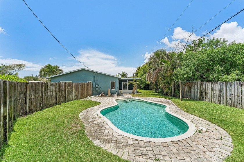 Welcome to this beautifully maintained 2-bedroom, 2-bath home - photo 31