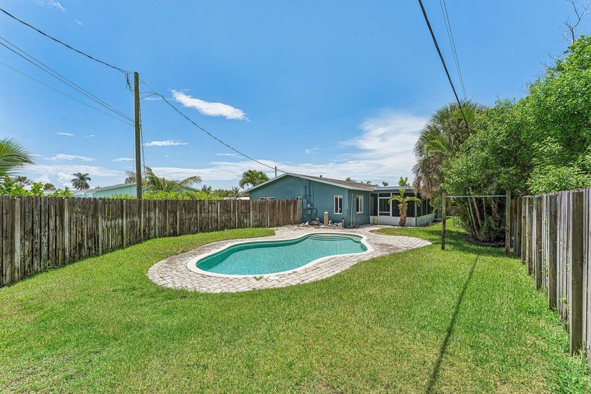 Welcome to this beautifully maintained 2-bedroom, 2-bath home - photo 32