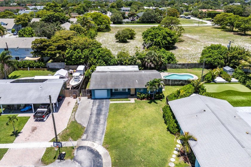 Welcome to this beautifully maintained 2-bedroom, 2-bath home - photo 33