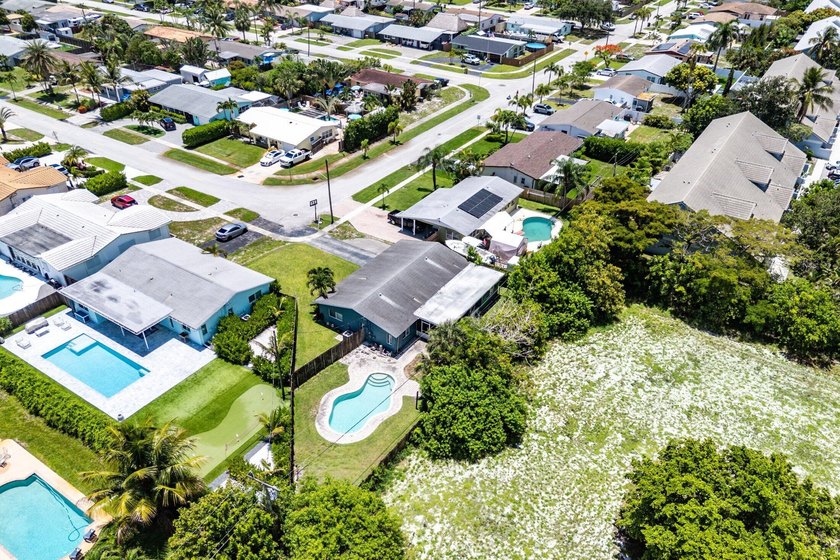 Welcome to this beautifully maintained 2-bedroom, 2-bath home - photo 35