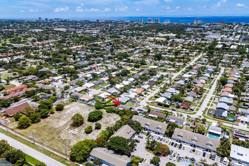 Welcome to this beautifully maintained 2-bedroom, 2-bath home - photo 38