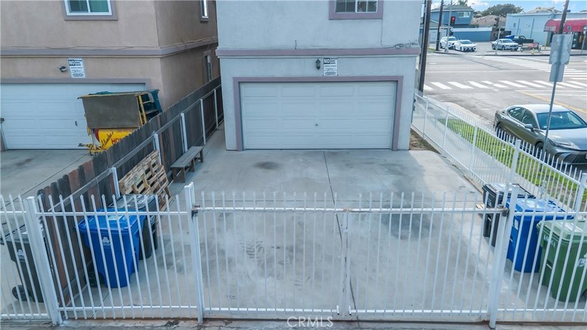 This well-maintained duplex offers two units under one roof - photo 41