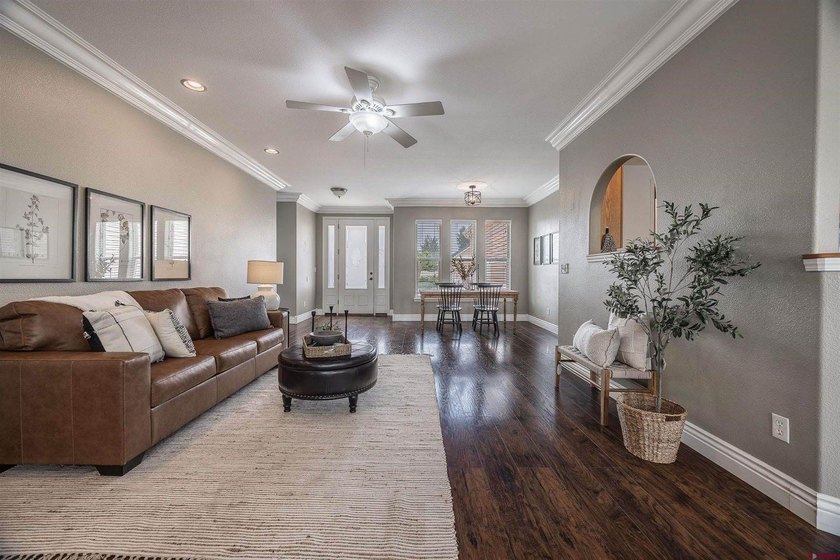 Move-in ready and beautifully maintained, this inviting home is - photo 4