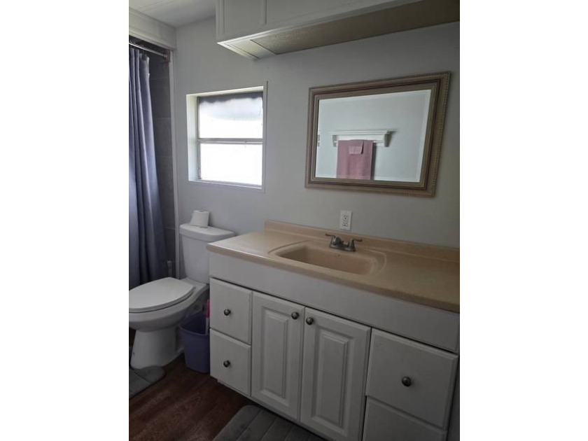 Live on the water ! Lovely screened in porch all year views of - photo 20