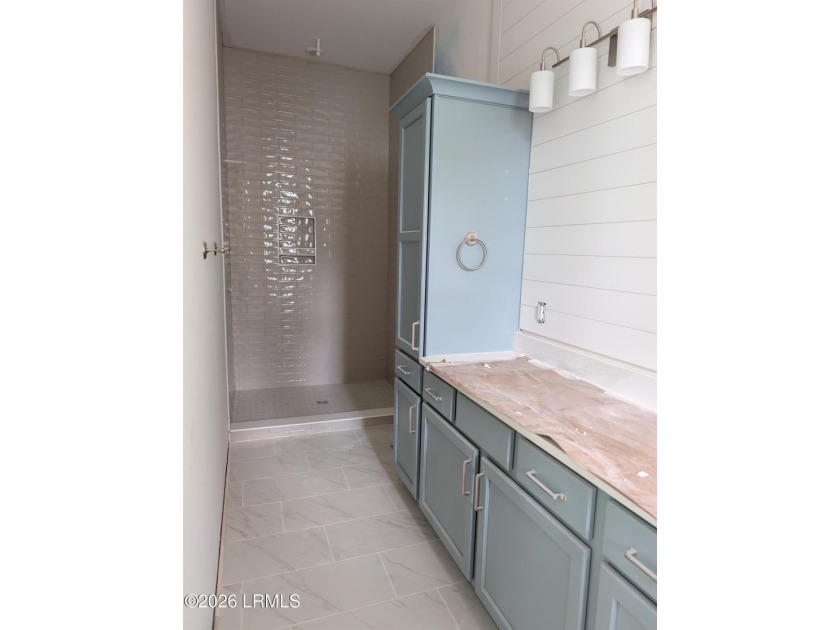 Welcome to the Madison Plan by Hunter Quinn Homes, a stunning - photo 8