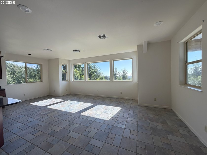 Enjoy peaceful COASTAL LIVING in this custom-built 2006 home - photo 15
