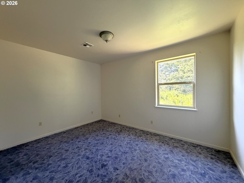 Enjoy peaceful COASTAL LIVING in this custom-built 2006 home - photo 29
