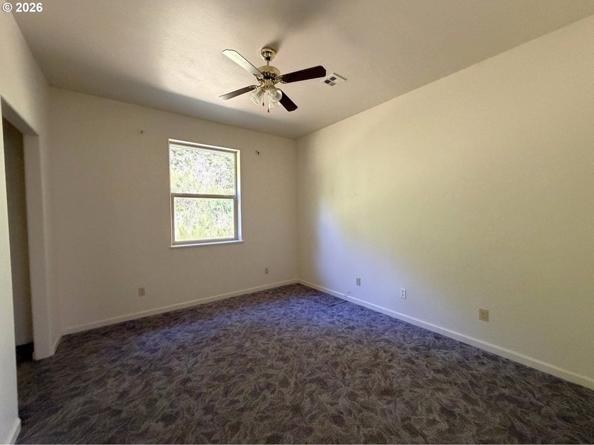 Enjoy peaceful COASTAL LIVING in this custom-built 2006 home - photo 30
