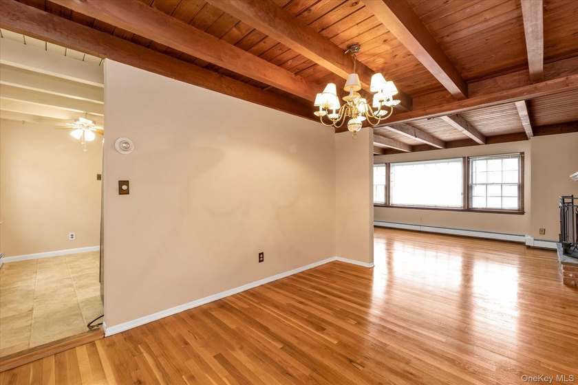 Welcome Home To 21 Beech Place. Colonial Residence On A Quiet - photo 5