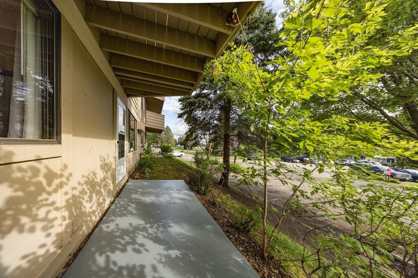 You will fall in love with this beautiful home in a quietly - photo 9