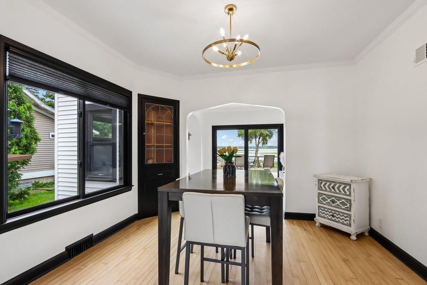 Stunning remodeled Cape Cod on Big Muskego Lake offering a rare - photo 11