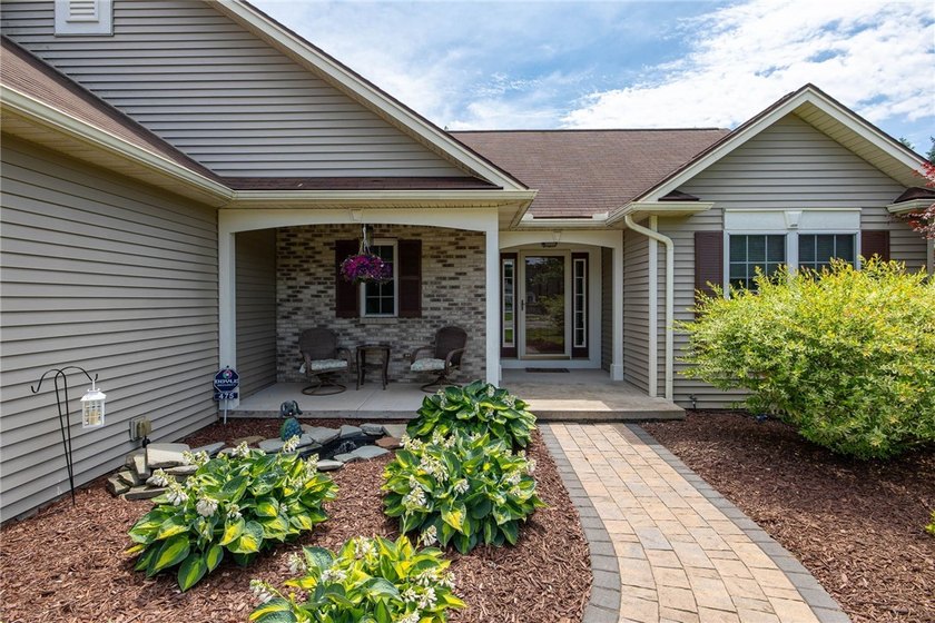 Welcome Home to 475 Mill Road, Step right in and fall in love! - photo 3