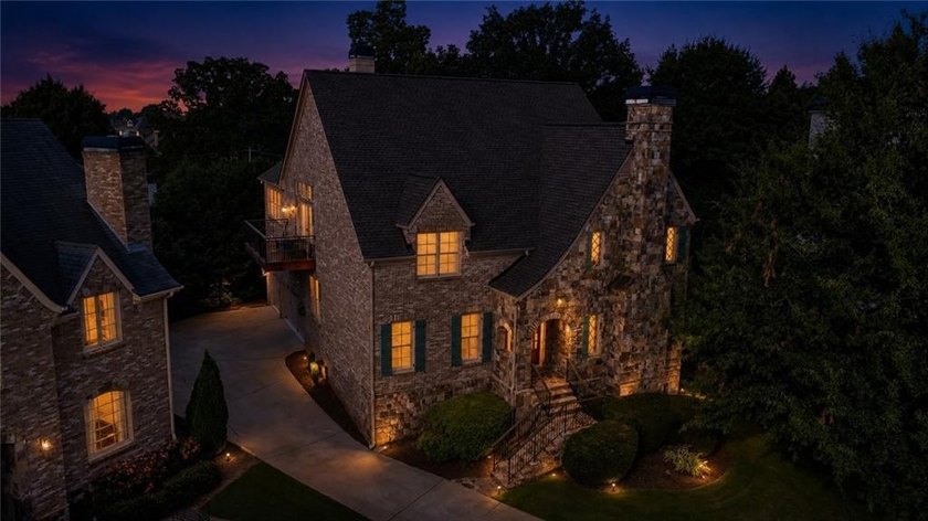 Luxury, convenience, and exceptional design come together in - photo 7