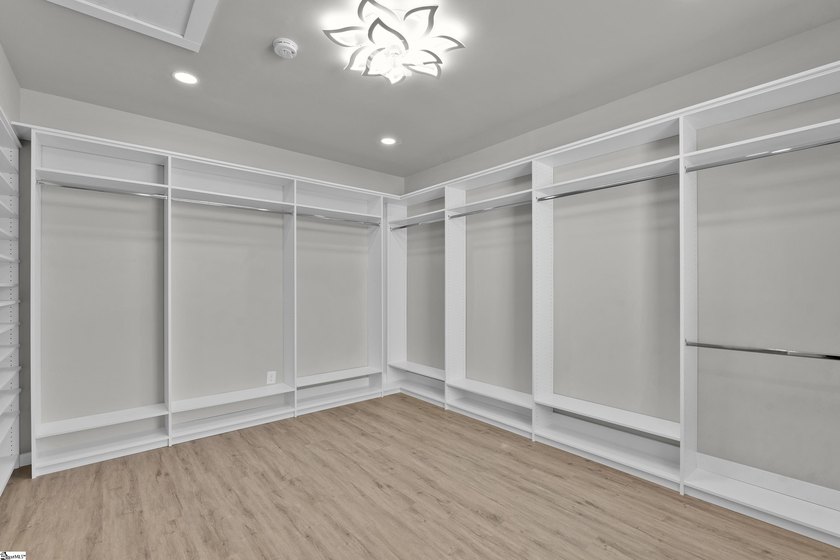 Tucked inside the gated community of Pennington Park on Lake - photo 27