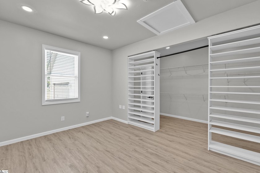 Tucked inside the gated community of Pennington Park on Lake - photo 29