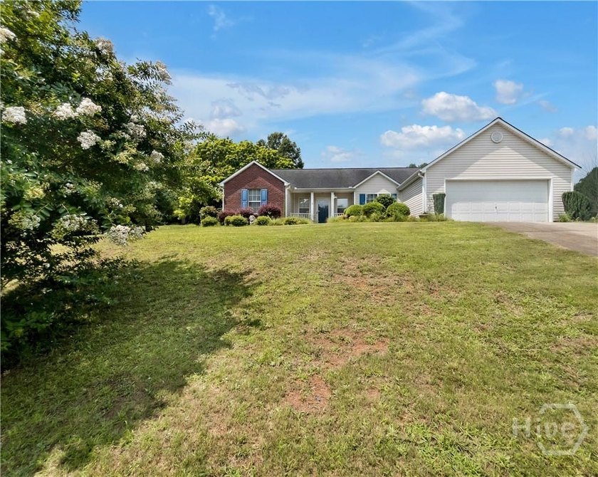 Offering the comfort of easy one-level living, this inviting - photo 30