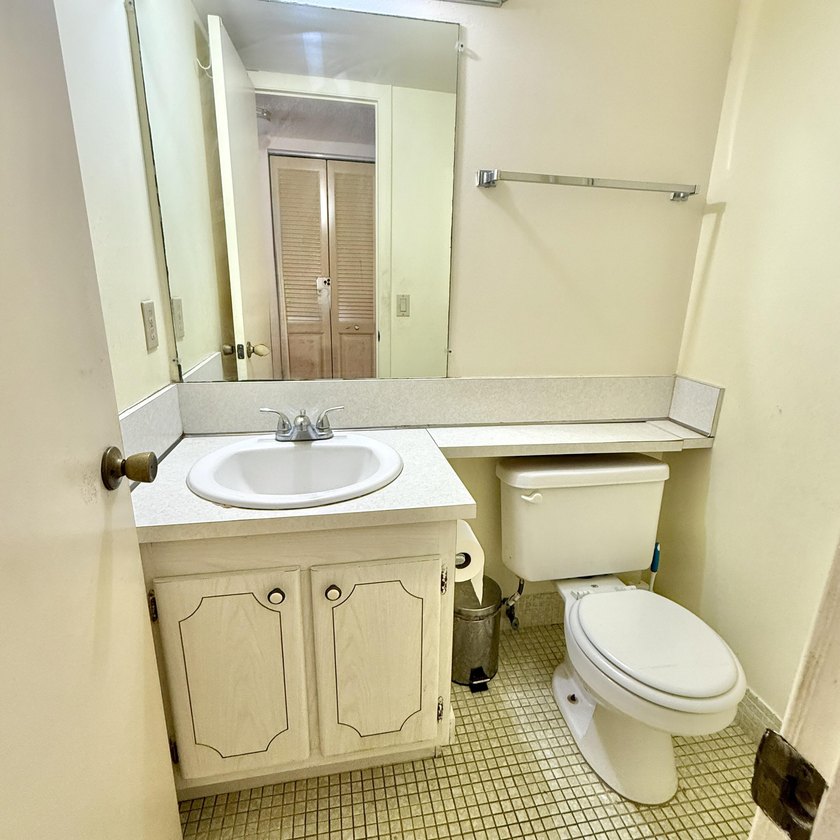2nd Floor partially furnished 1 BR &amp; 1.5 Bath in Garden Style - photo 11