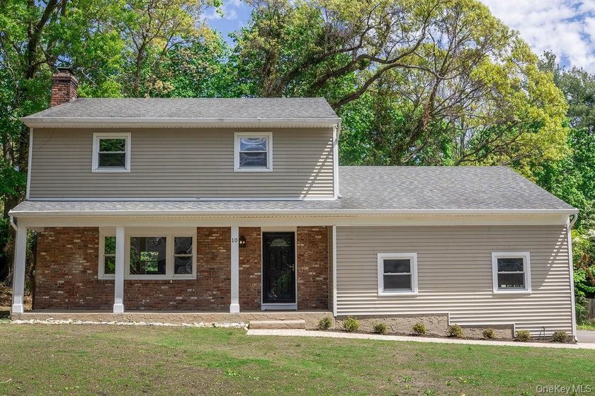 ~Move in ready with all new handsome upgrades~ Welcome to 10 - photo 2