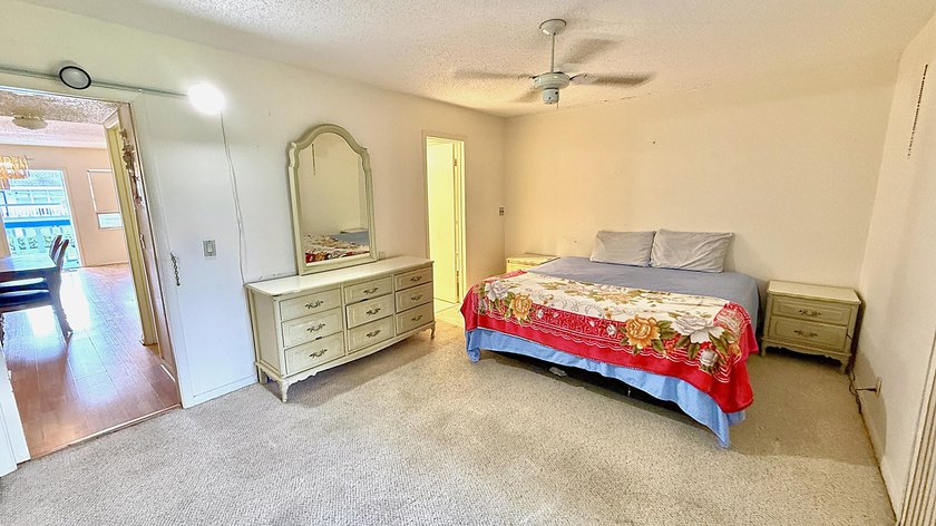 2nd Floor partially furnished 1 BR &amp; 1.5 Bath in Garden Style - photo 14