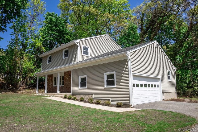 ~Move in ready with all new handsome upgrades~ Welcome to 10 - photo 6