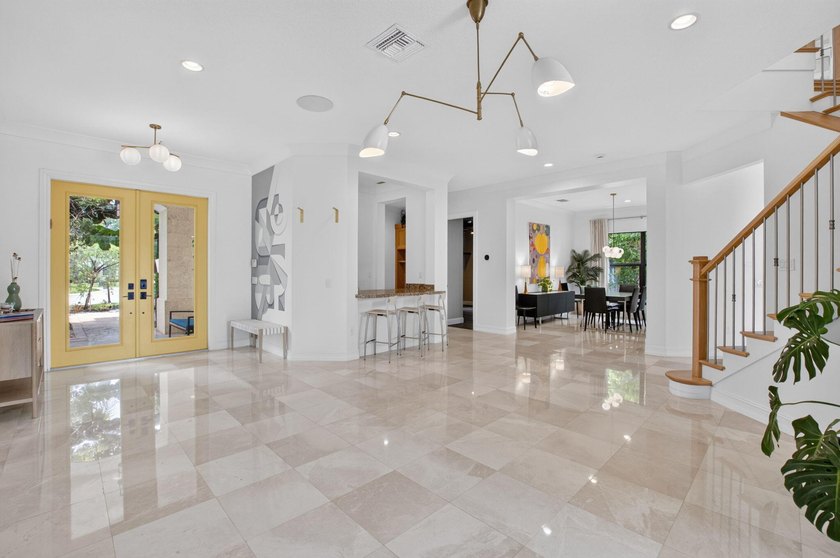 Welcome to this stunning waterfront cul-de-sac single-family - photo 12