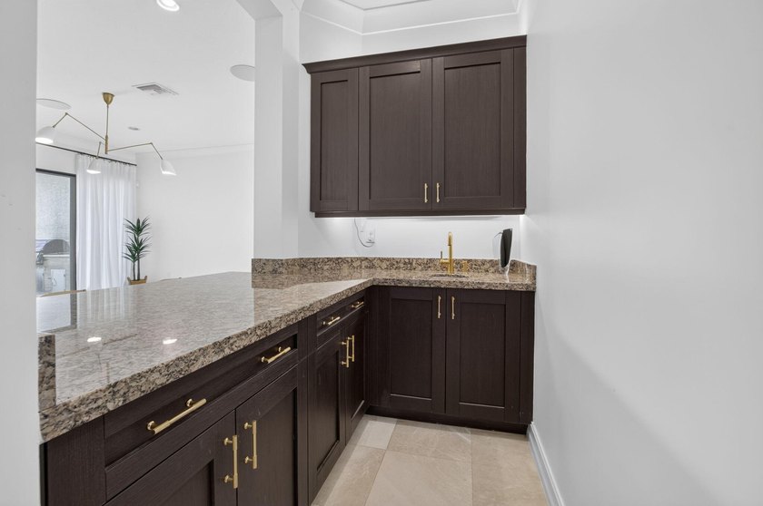 Welcome to this stunning waterfront cul-de-sac single-family - photo 16