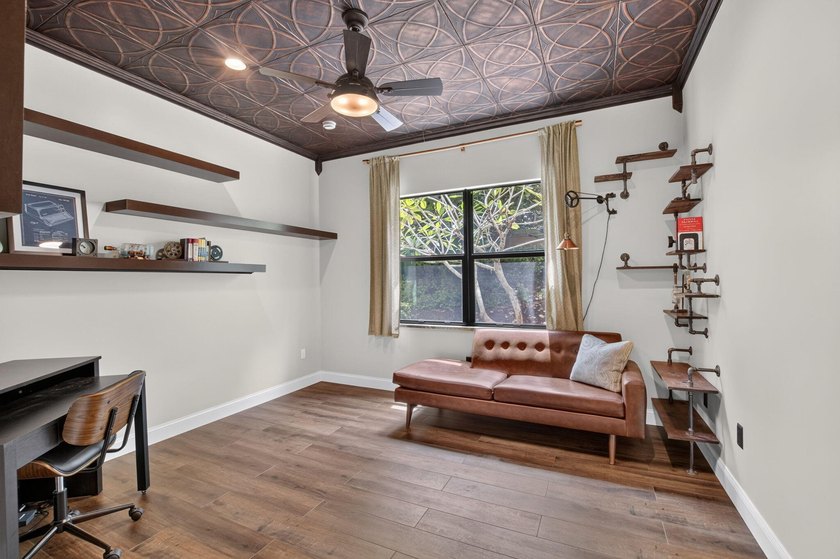Welcome to this stunning waterfront cul-de-sac single-family - photo 35