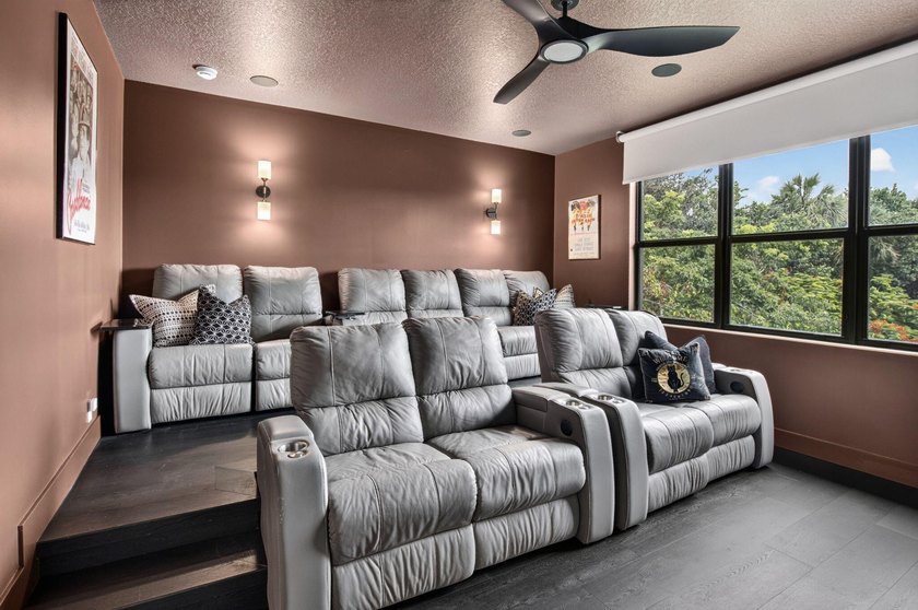 Welcome to this stunning waterfront cul-de-sac single-family - photo 49
