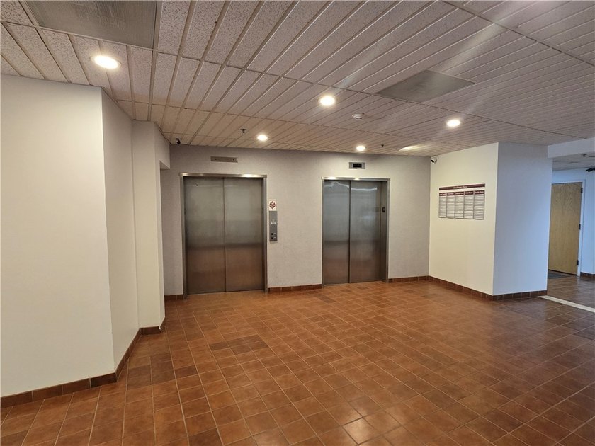 This Building is one of the high quality Business Buildings on - photo 6