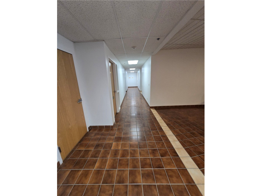 This Building is one of the high quality Business Buildings on - photo 8