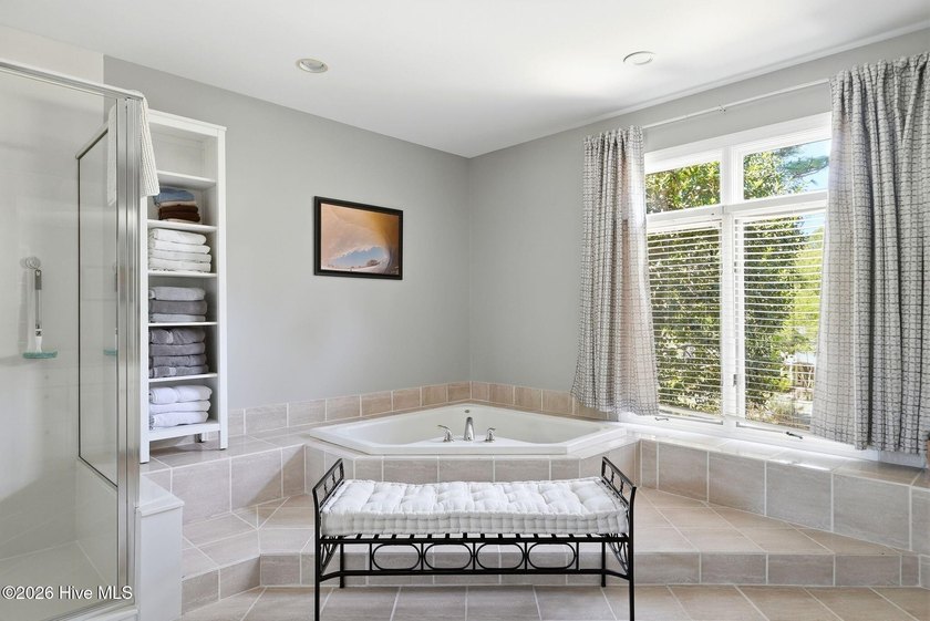 Welcome Home! This beautiful solid brick custom home in - photo 23