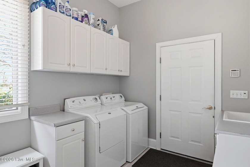Welcome Home! This beautiful solid brick custom home in - photo 28