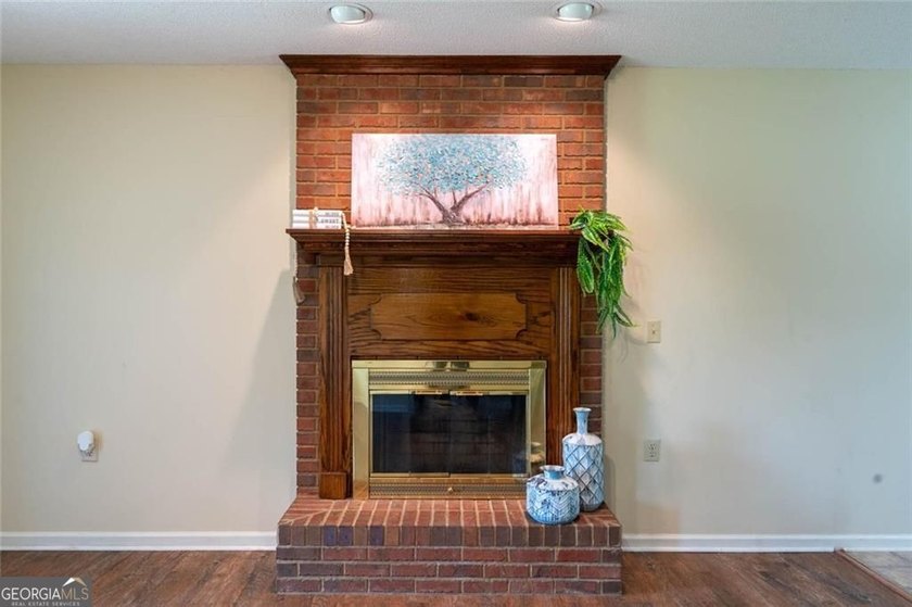 Welcome home to 133 English St, where pristine condition meets - photo 6