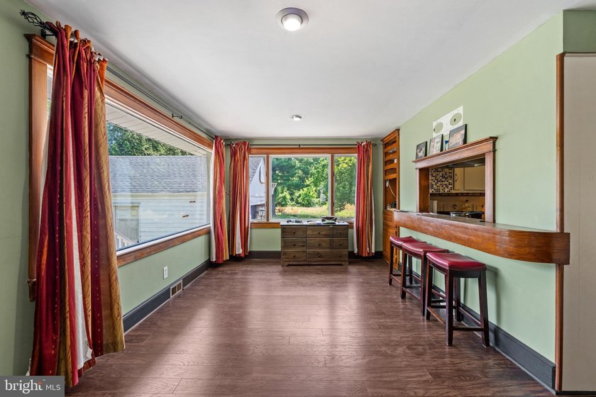 Welcome to 2241 Spruce St, a charming 1925 Craftsman Colonial - photo 11