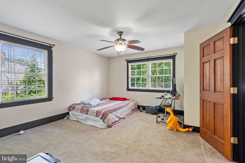 Welcome to 2241 Spruce St, a charming 1925 Craftsman Colonial - photo 13
