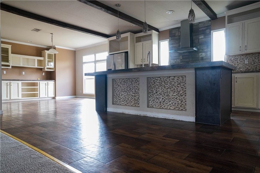Welcome to your South Texas retreat! This spacious 3-bedroom - photo 14