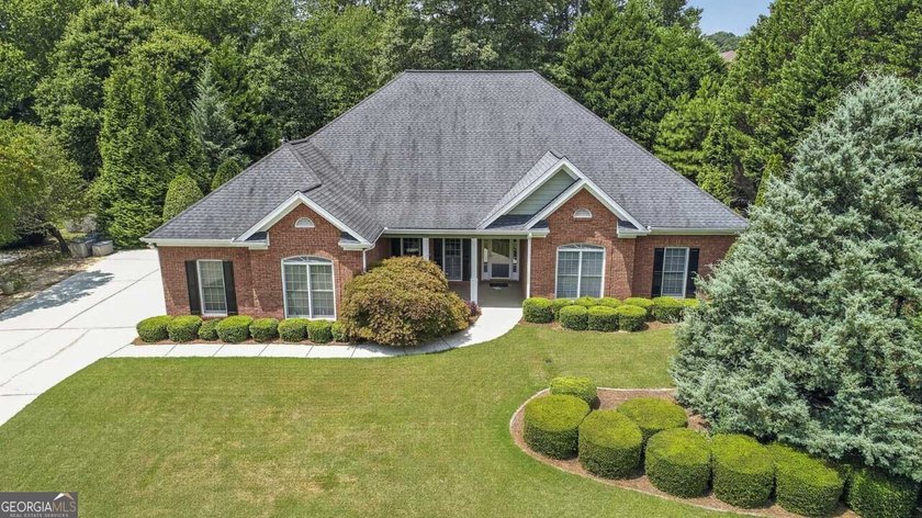 Welcome to 1847 Tribble Crest Dr, a well-maintained brick ranch - photo 4