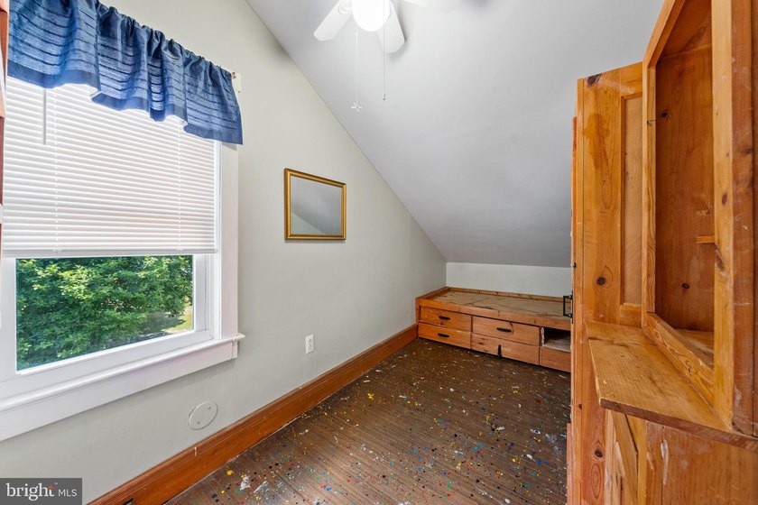 Welcome to 2241 Spruce St, a charming 1925 Craftsman Colonial - photo 16