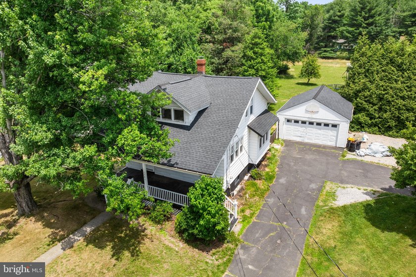 Welcome to 2241 Spruce St, a charming 1925 Craftsman Colonial - photo 29