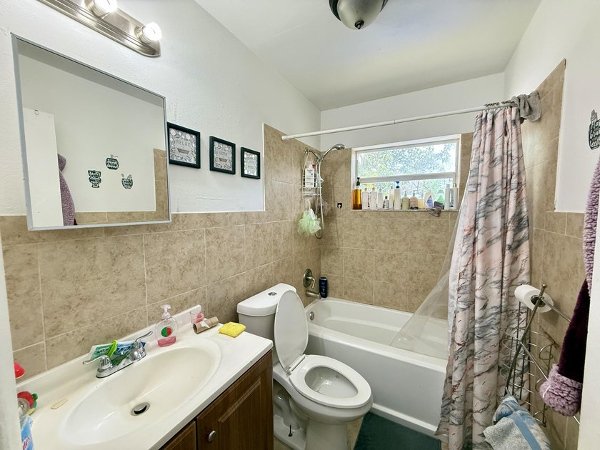 South Fort Pierce concrete block duplex(922 &amp; 924 Skylark). Both - photo 12