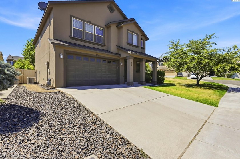 Nestled in the highly sought-after Badger Mountain Village - photo 2