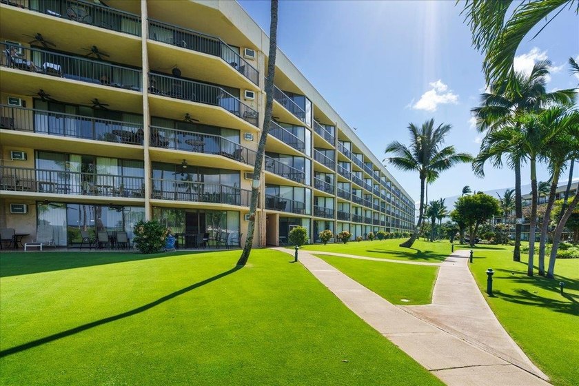 TOP FLOOR OCEANVIEW AT MAUI SUNSET Maui Sunset A513 is a - photo 24
