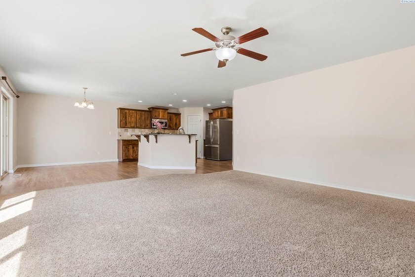 Nestled in the highly sought-after Badger Mountain Village - photo 7