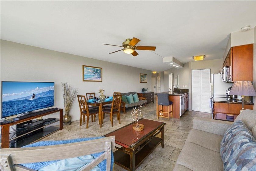 TOP FLOOR OCEANVIEW AT MAUI SUNSET Maui Sunset A513 is a - photo 36