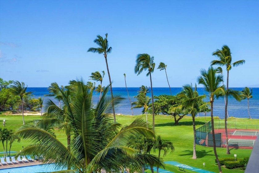 TOP FLOOR OCEANVIEW AT MAUI SUNSET Maui Sunset A513 is a - photo 43